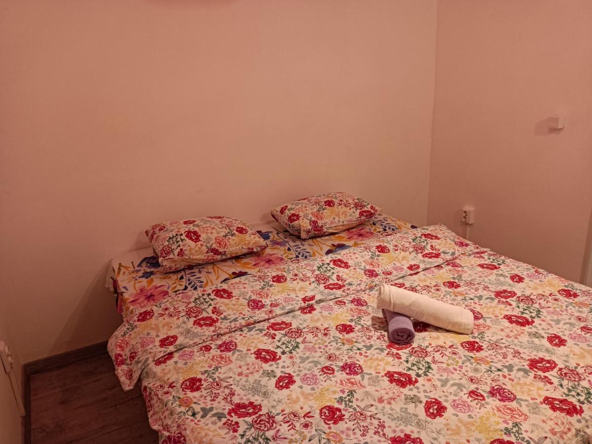 Lux Apartament In The Bubble Of Piata Romana Bukarest Exterior foto